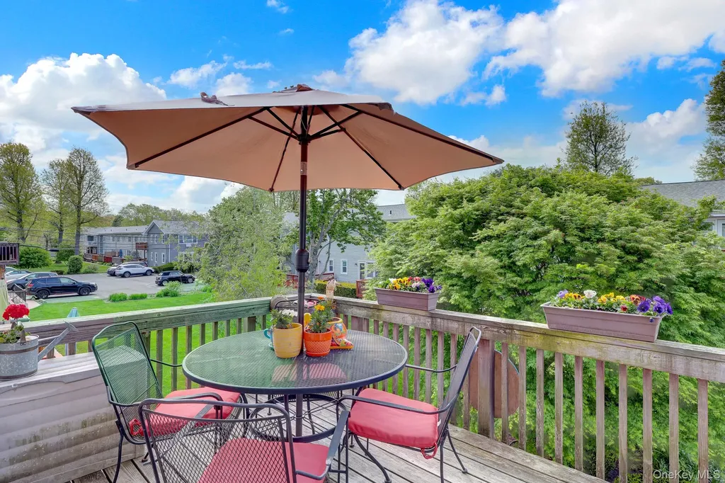 21 Toehee Place Islip NY 11751