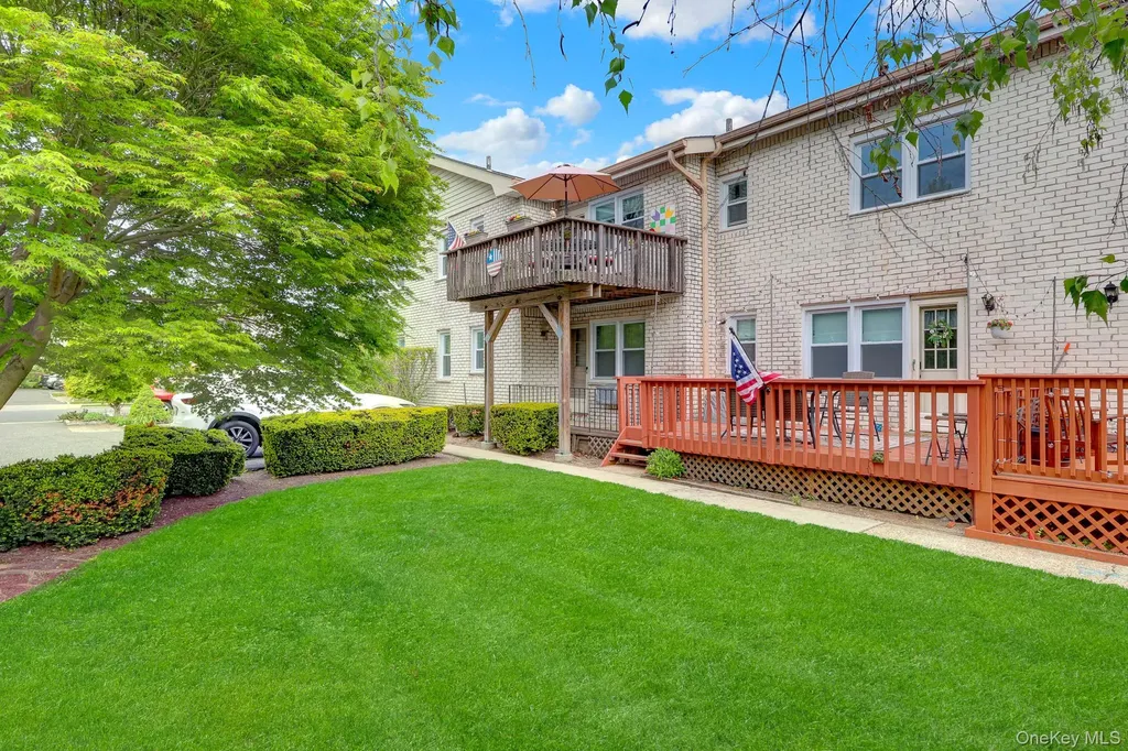 21 Toehee Place Islip NY 11751