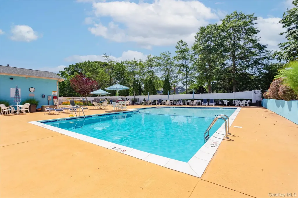21 Toehee Place Islip NY 11751