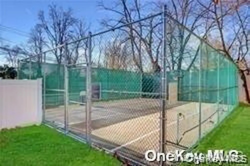 21 Toehee Place Islip NY 11751