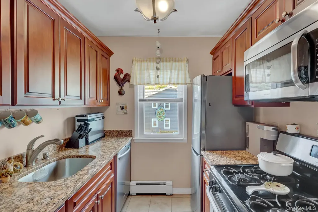 21 Toehee Place Islip NY 11751