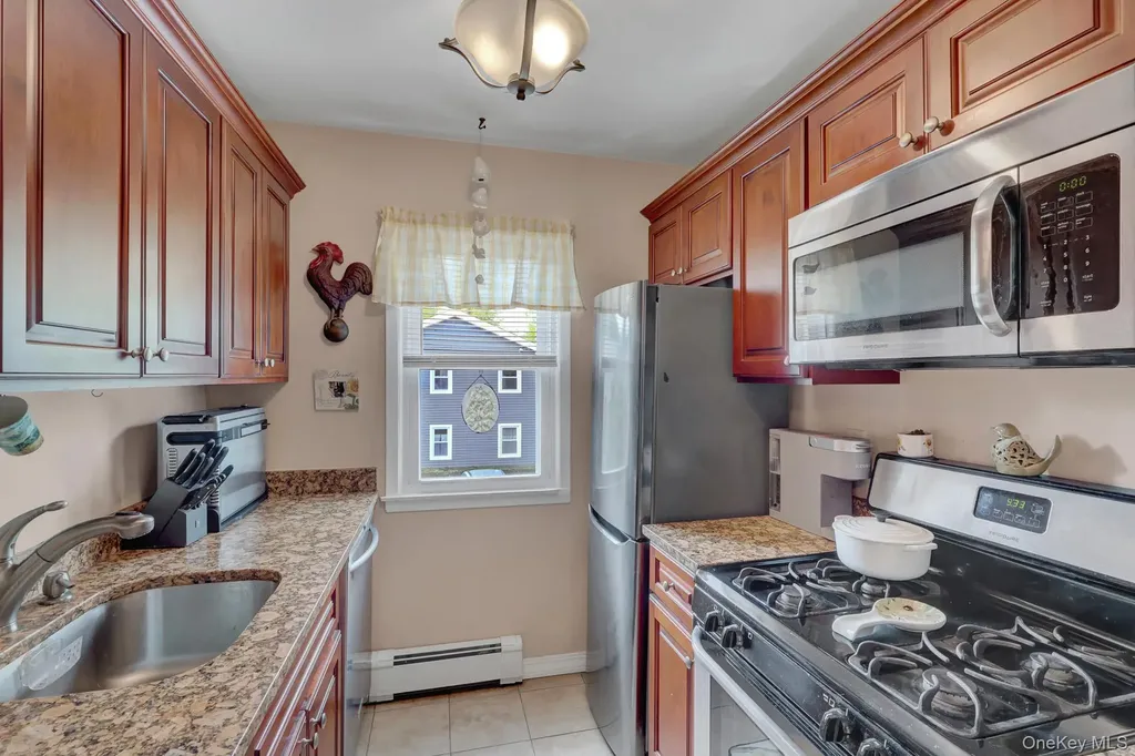 21 Toehee Place Islip NY 11751