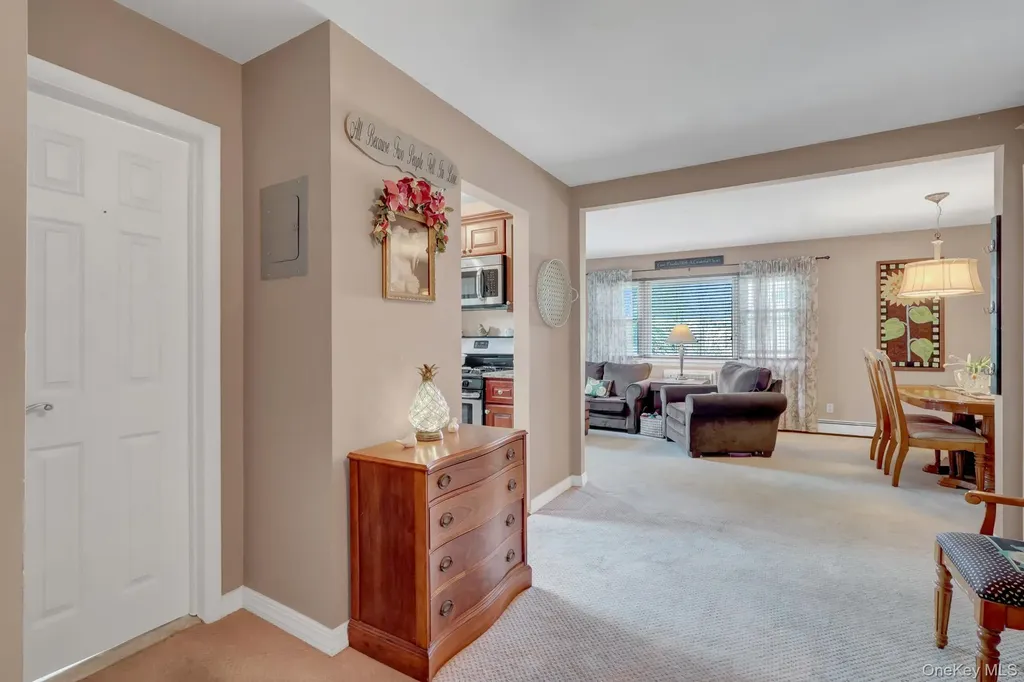 21 Toehee Place Islip NY 11751