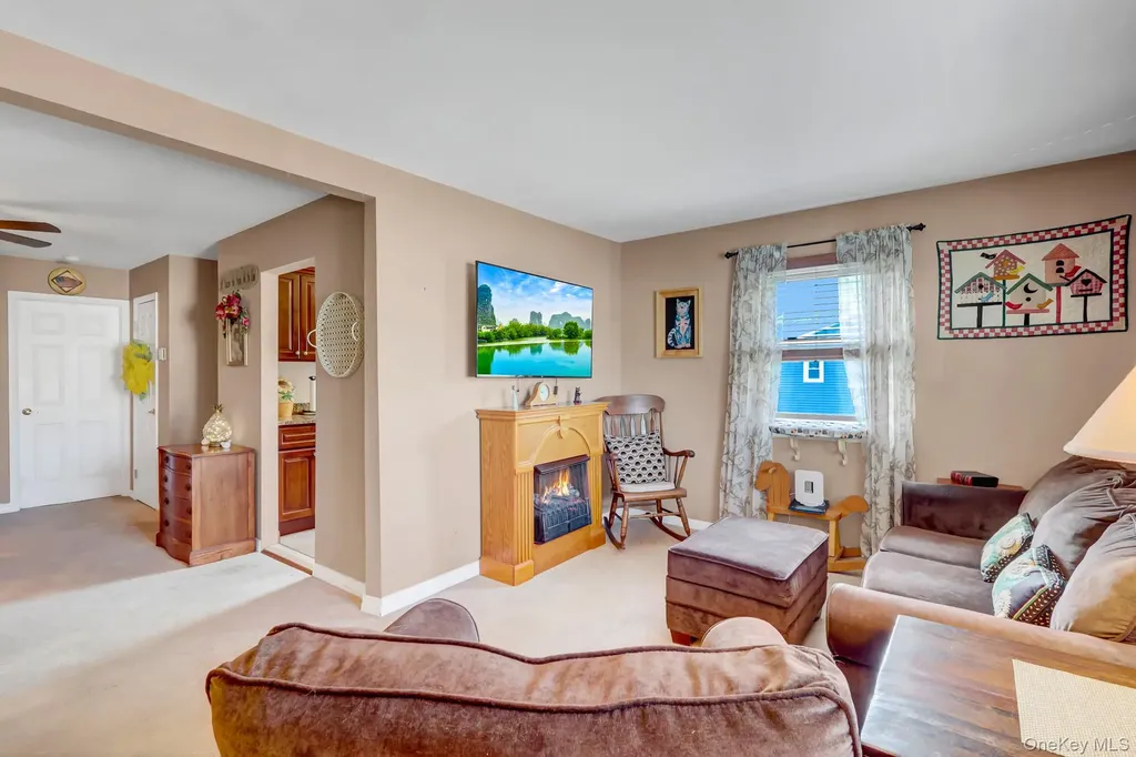 21 Toehee Place Islip NY 11751