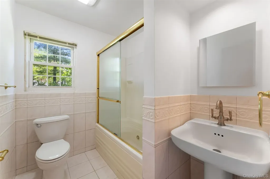 25 Saxon Woods Road Scarsdale NY 10583