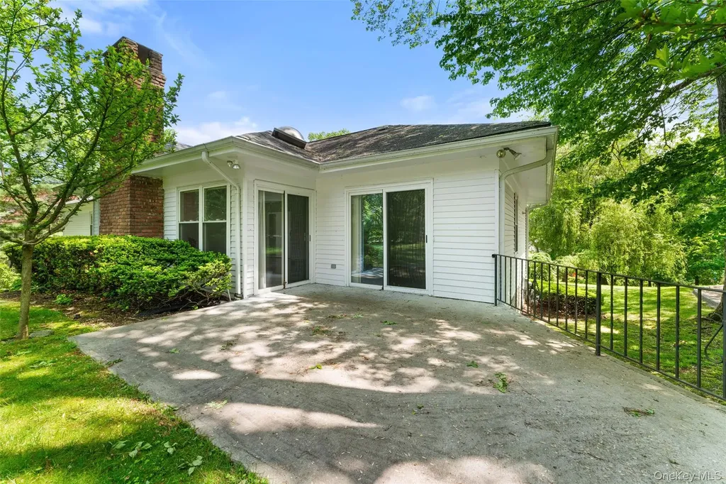 25 Saxon Woods Road Scarsdale NY 10583