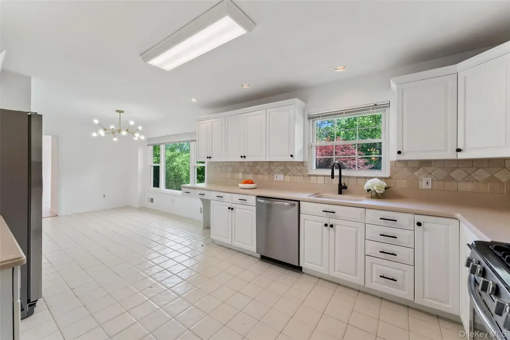 25 Saxon Woods Road Scarsdale NY 10583