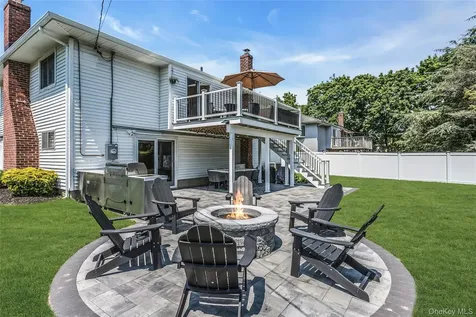 15 Lois Lane Old Bethpage NY 11804