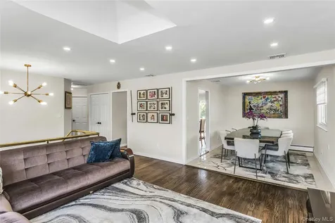15 Lois Lane Old Bethpage NY 11804