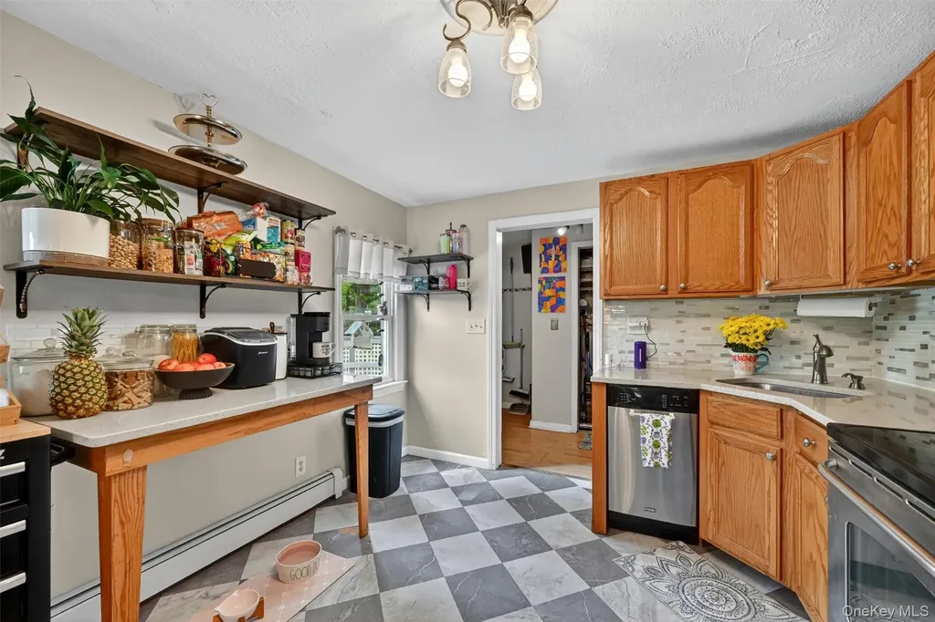 2596 Us Highway 9w Cornwall NY 12518