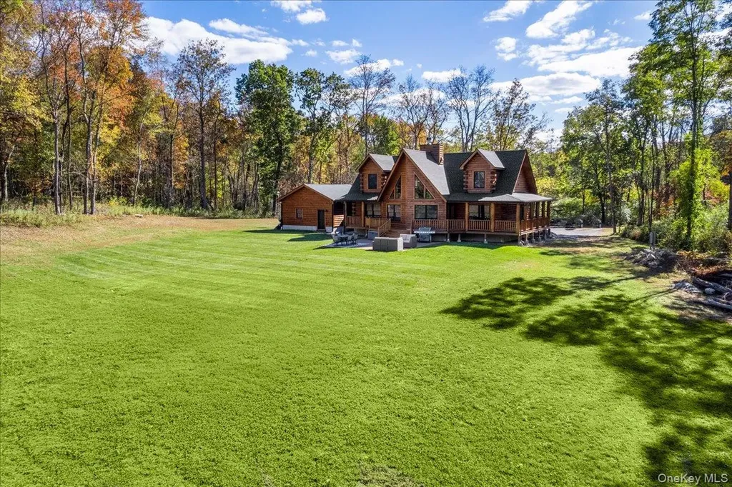 76 Woodlands Trail Clinton Corners NY 12514