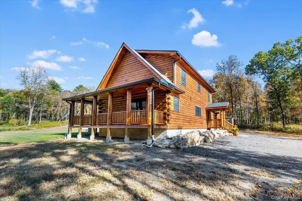 76 Woodlands Trail Clinton Corners NY 12514