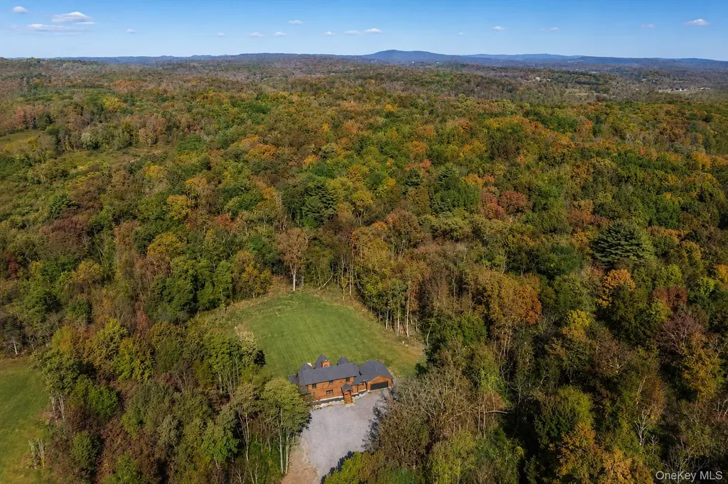 76 Woodlands Trail Clinton Corners NY 12514