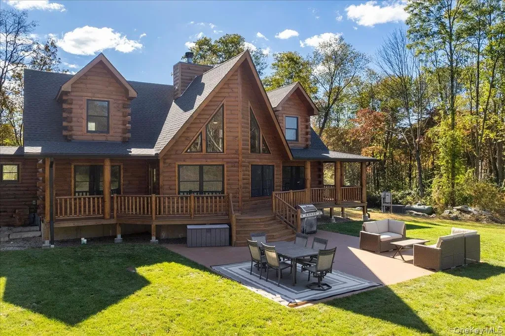 76 Woodlands Trail Clinton Corners NY 12514