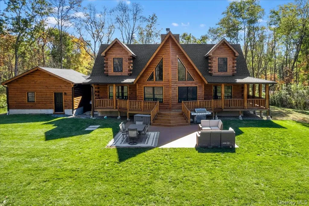 76 Woodlands Trail Clinton Corners NY 12514