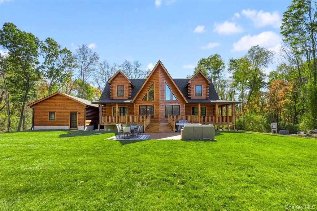 76 Woodlands Trail Clinton Corners NY 12514