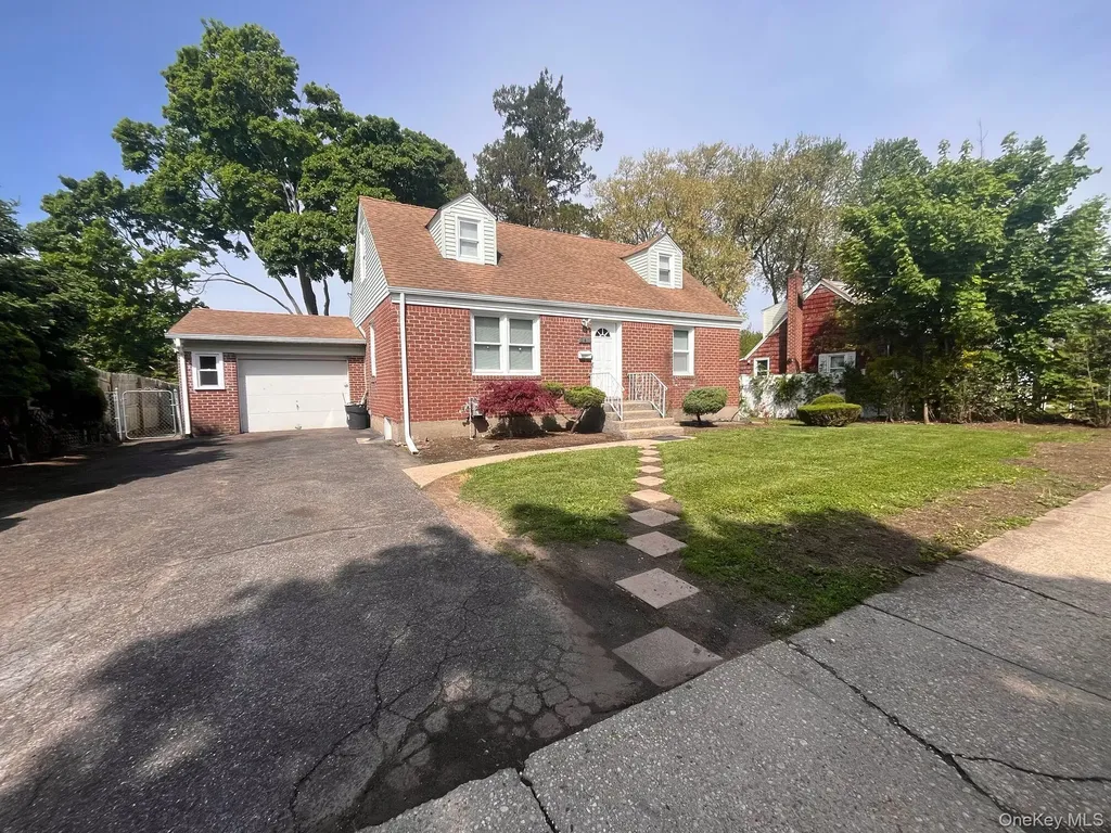 245 Warren Street Uniondale NY 11553