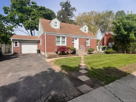 245 Warren Street Uniondale NY 11553
