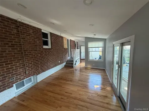 245 Warren Street Uniondale NY 11553