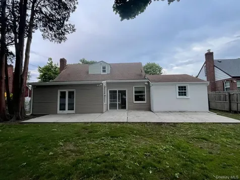 245 Warren Street Uniondale NY 11553
