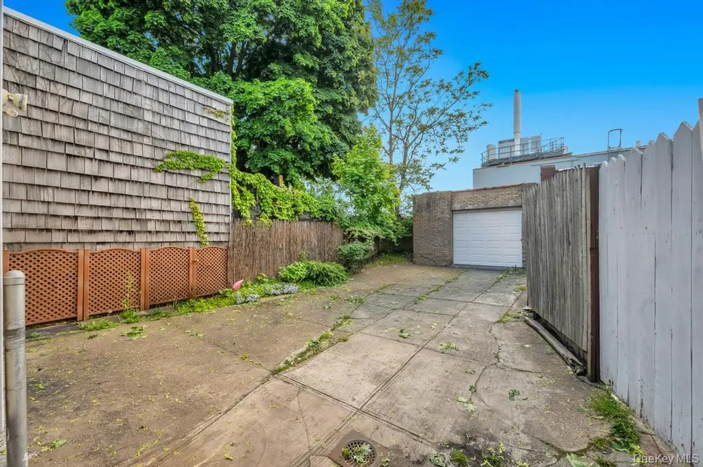 1536 E 51st Street Brooklyn NY 11234