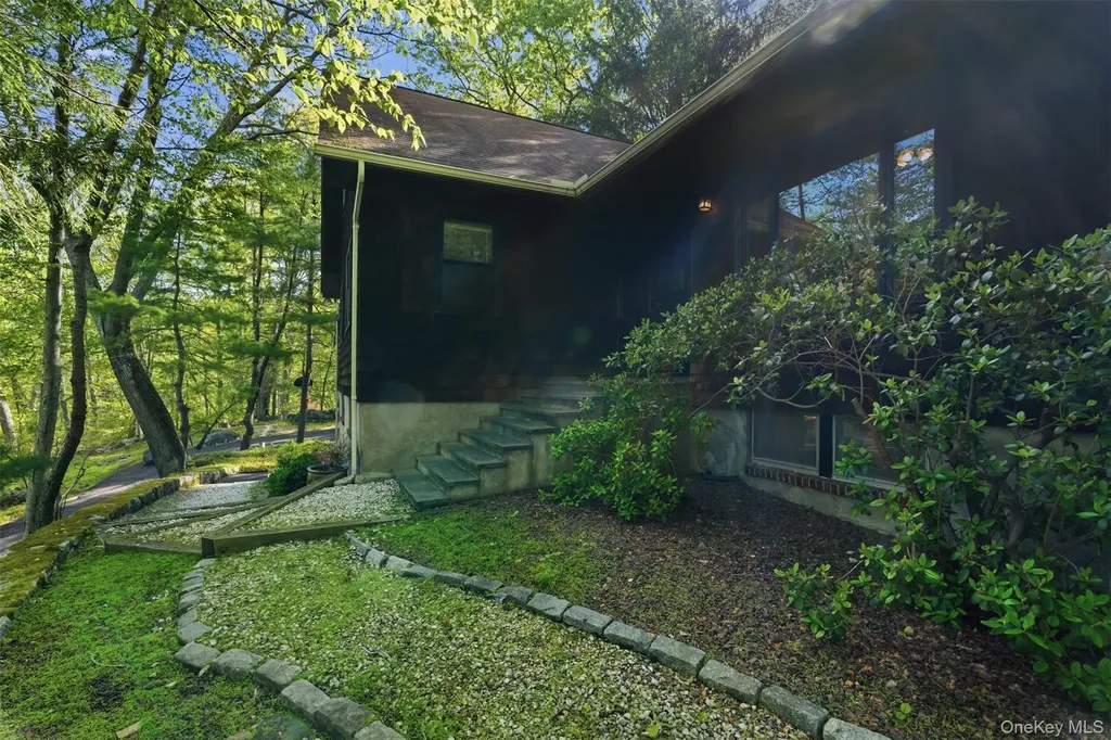 8 Upper Shad Road Pound Ridge NY 10576