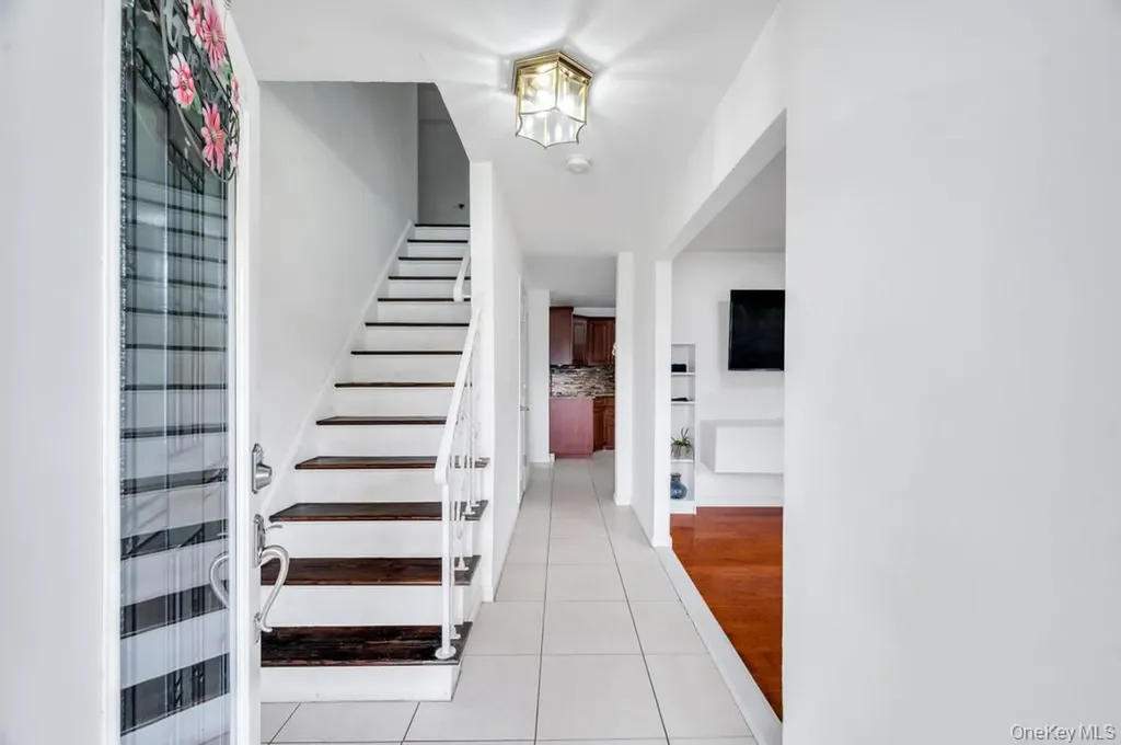 32 Beverly Street Islip NY 11751