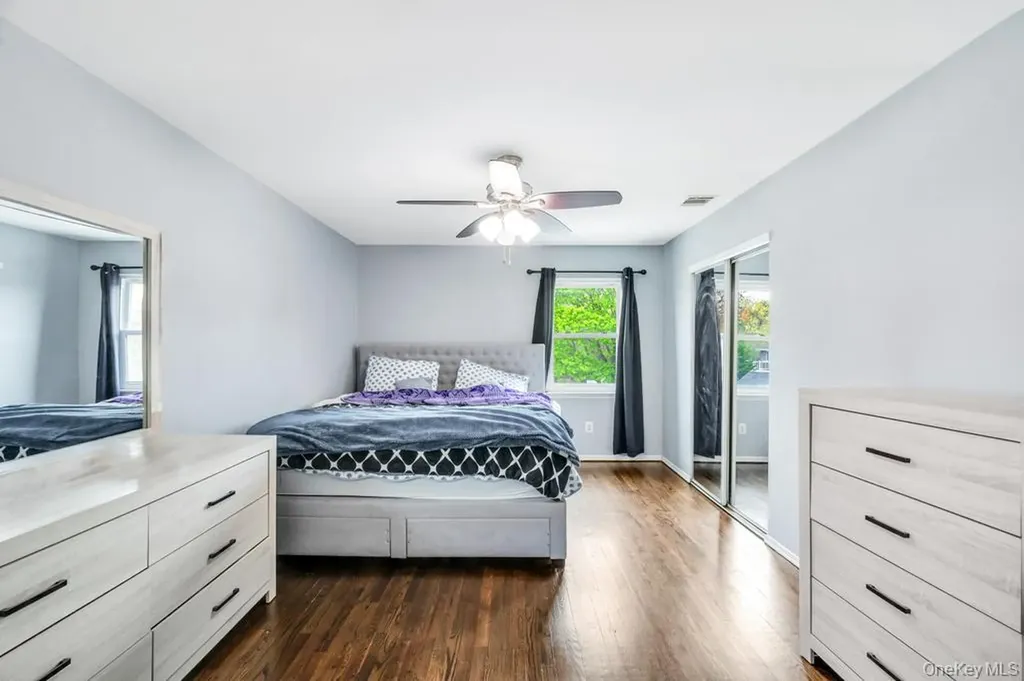 32 Beverly Street Islip NY 11751