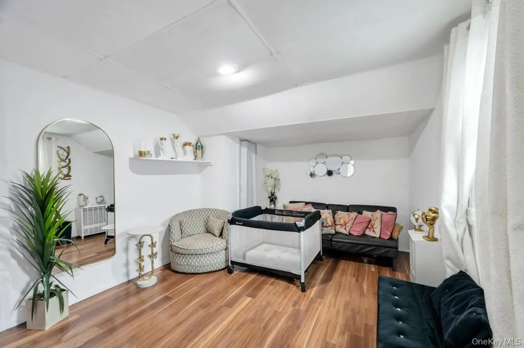 32 Beverly Street Islip NY 11751