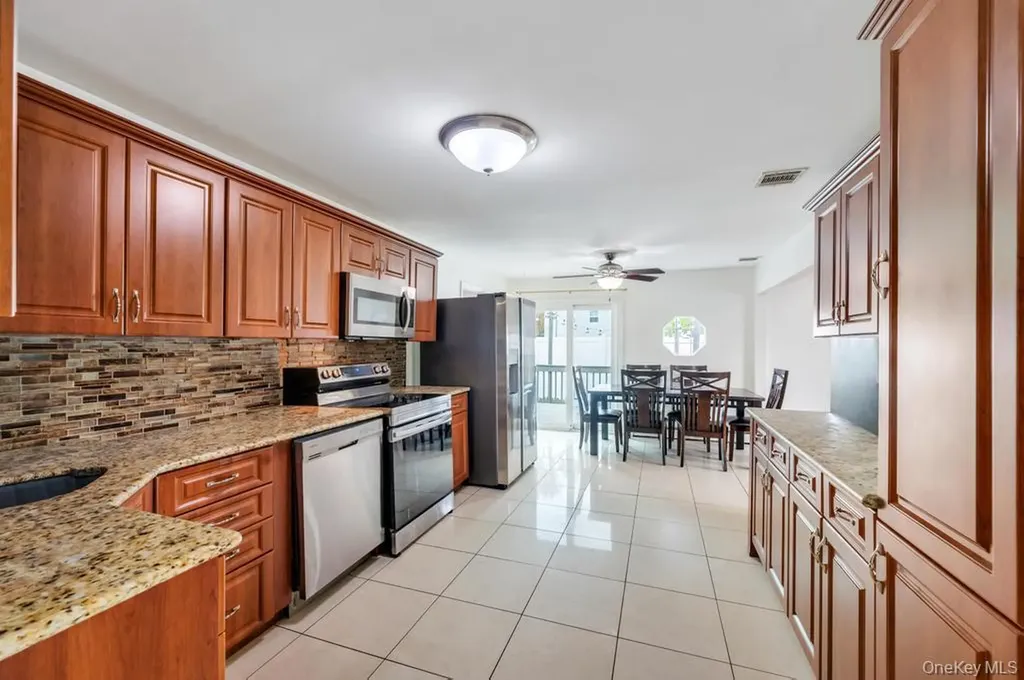 32 Beverly Street Islip NY 11751