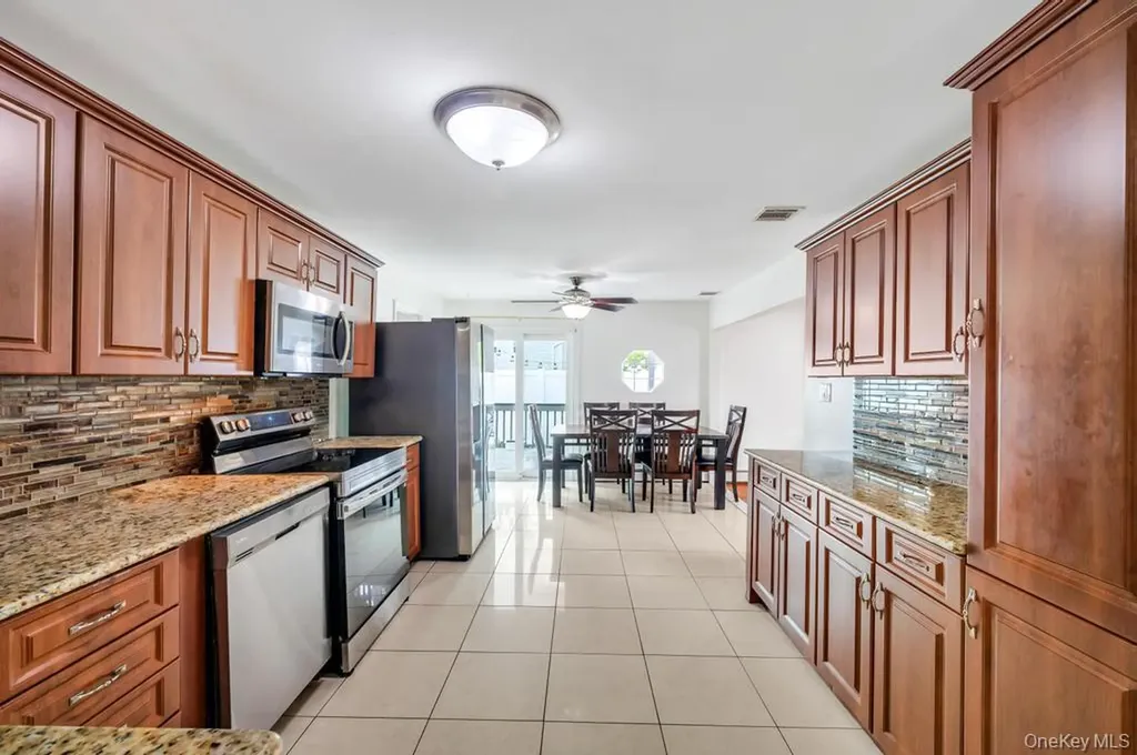 32 Beverly Street Islip NY 11751