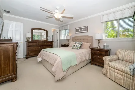 1 Lynns Way New Rochelle NY 10805