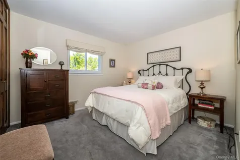 1 Lynns Way New Rochelle NY 10805