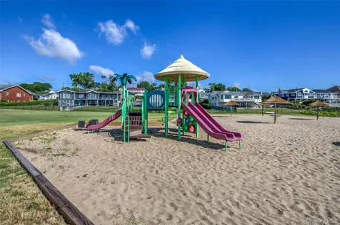 1 Lynns Way New Rochelle NY 10805