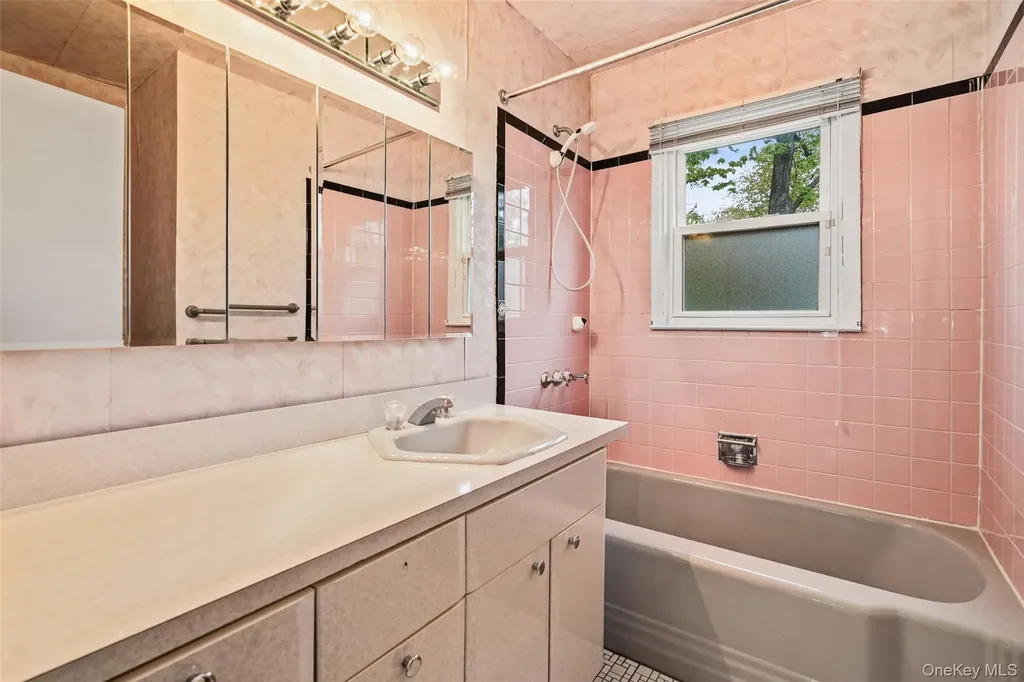 48 Stanton Circle New Rochelle NY 10804