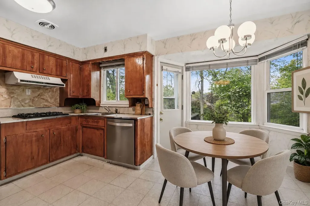 48 Stanton Circle New Rochelle NY 10804