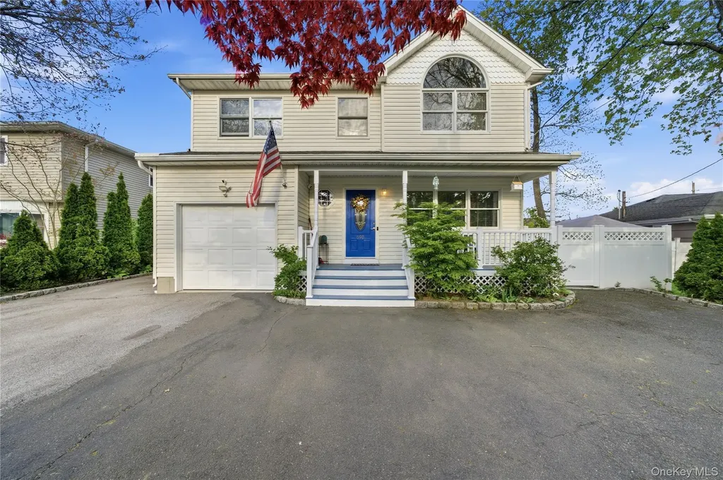 695 Higbie Lane West Islip NY 11795