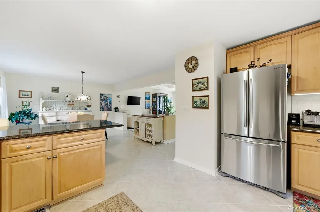 695 Higbie Lane West Islip NY 11795