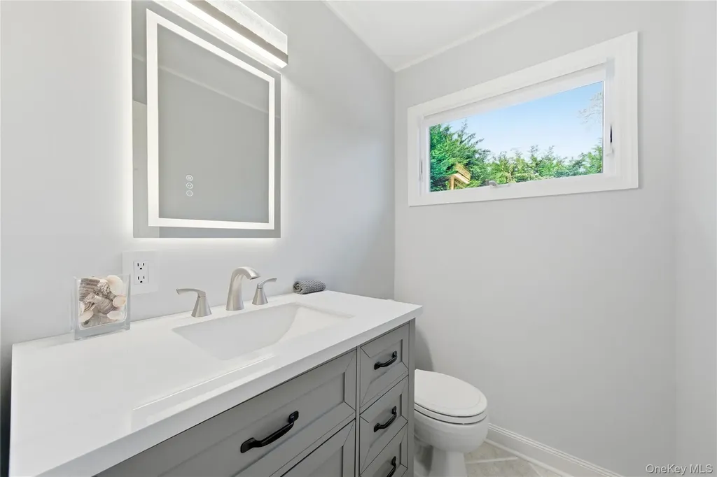 695 Higbie Lane West Islip NY 11795