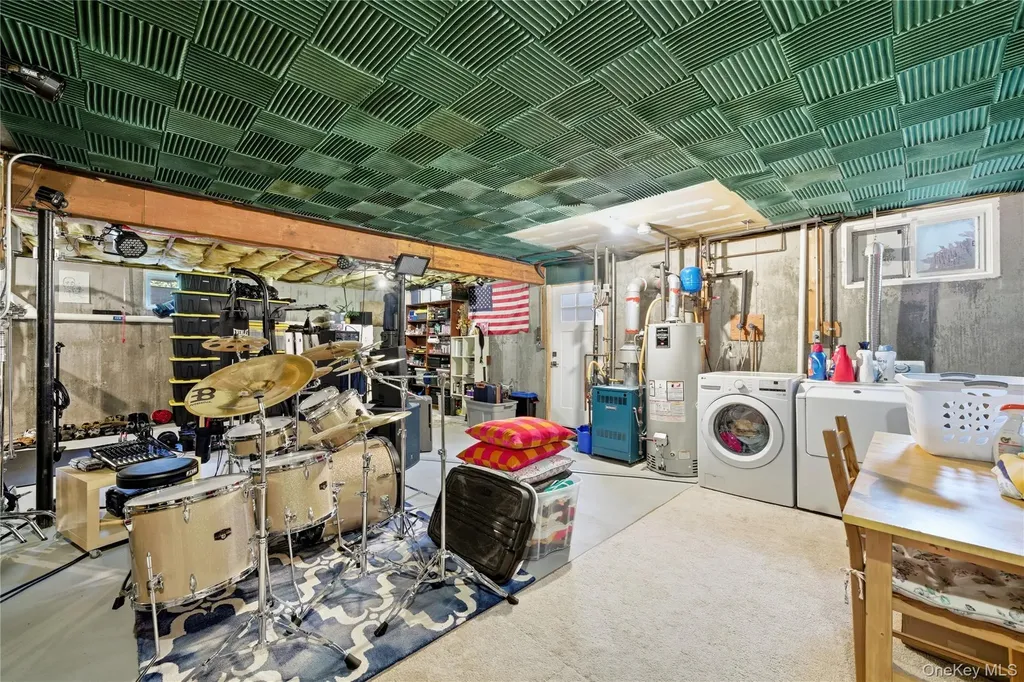 695 Higbie Lane West Islip NY 11795