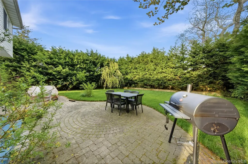 695 Higbie Lane West Islip NY 11795