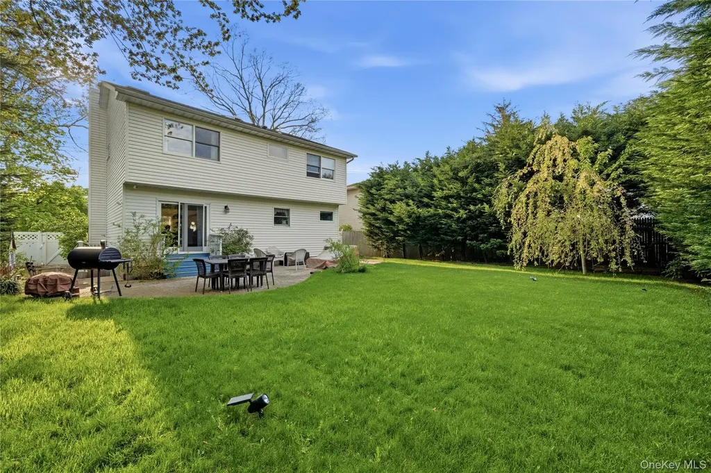 695 Higbie Lane West Islip NY 11795