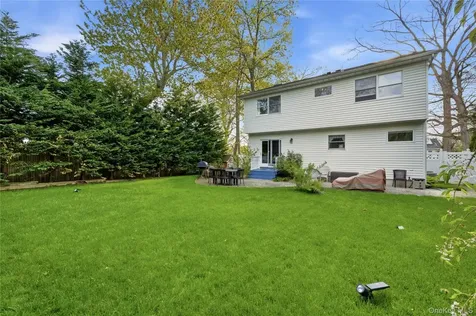 695 Higbie Lane West Islip NY 11795