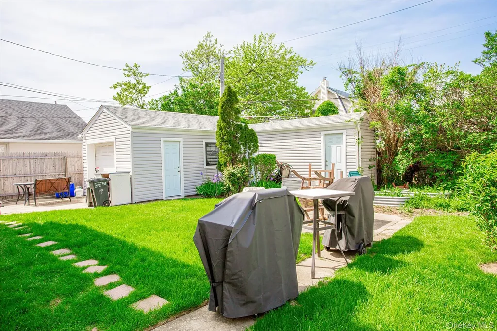 557 Shore Road Long Beach NY 11561