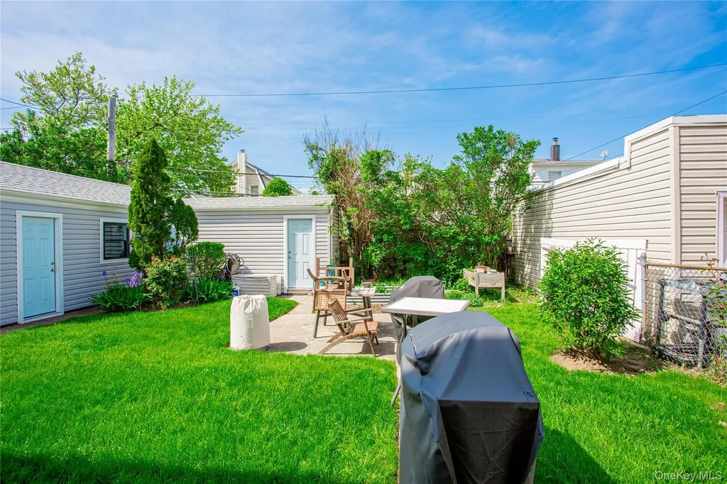 557 Shore Road Long Beach NY 11561