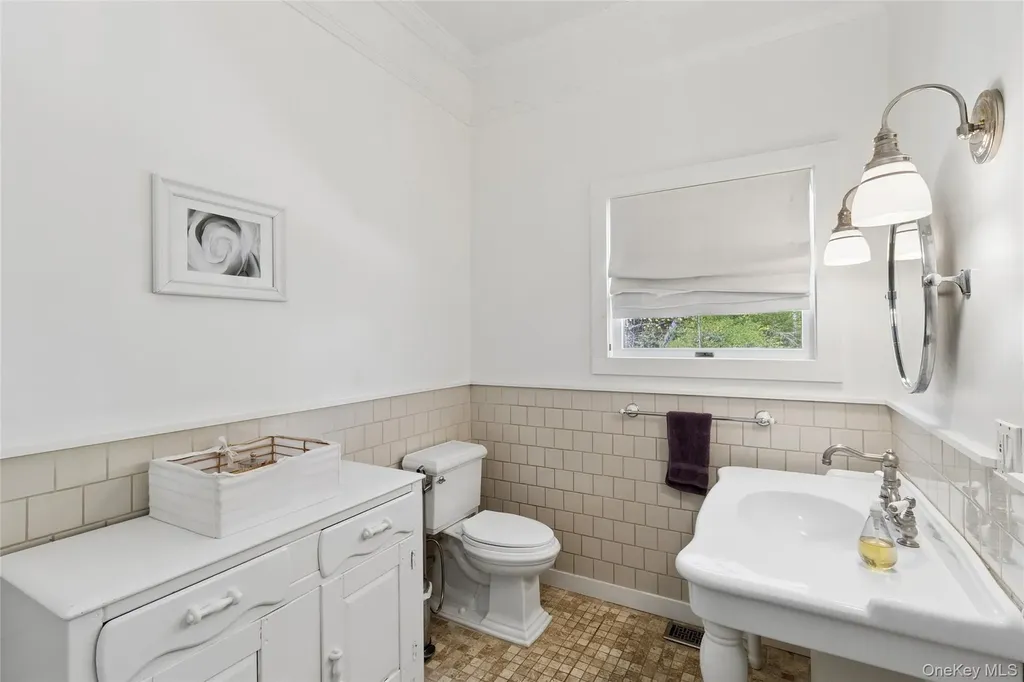 91 Sunset Beach Road Sag Harbor NY 11963