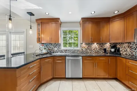 17 Hemlock Road Hartsdale NY 10530