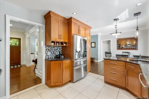 17 Hemlock Road Hartsdale NY 10530