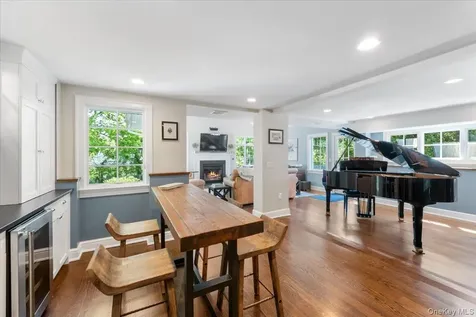 17 Hemlock Road Hartsdale NY 10530