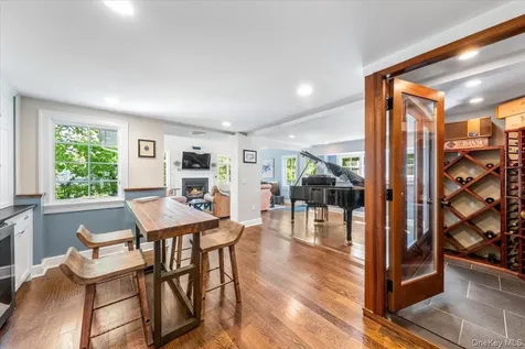 17 Hemlock Road Hartsdale NY 10530